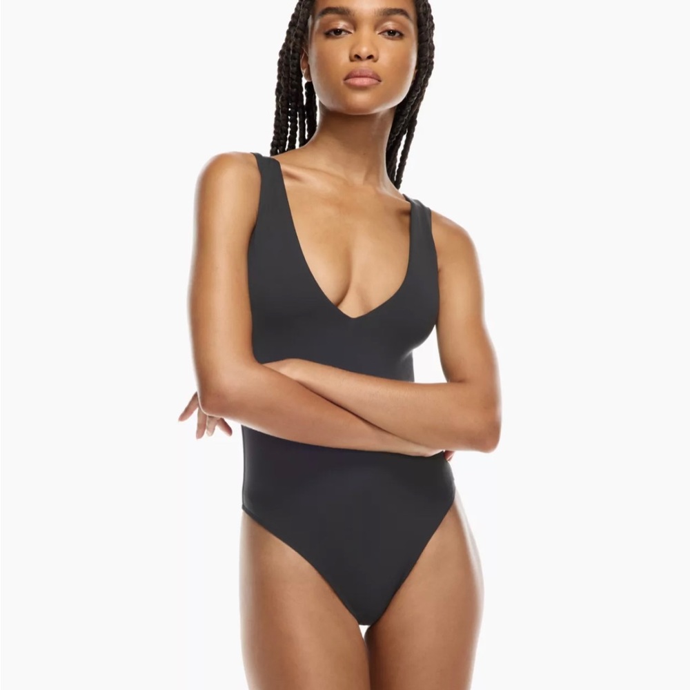 V-Countor body suit